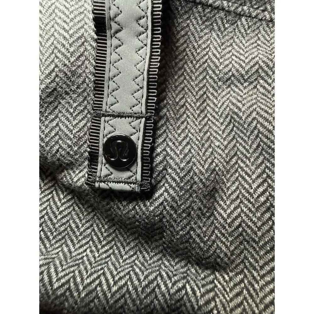 Lululemon Vinyasa Scarf Wrap, Black & Gray Herringbone